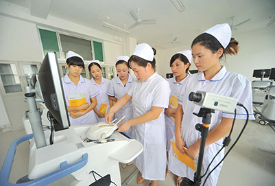 四川成都卫生学校要分数吗